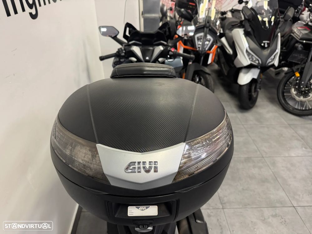 Honda Forza 350 - 7