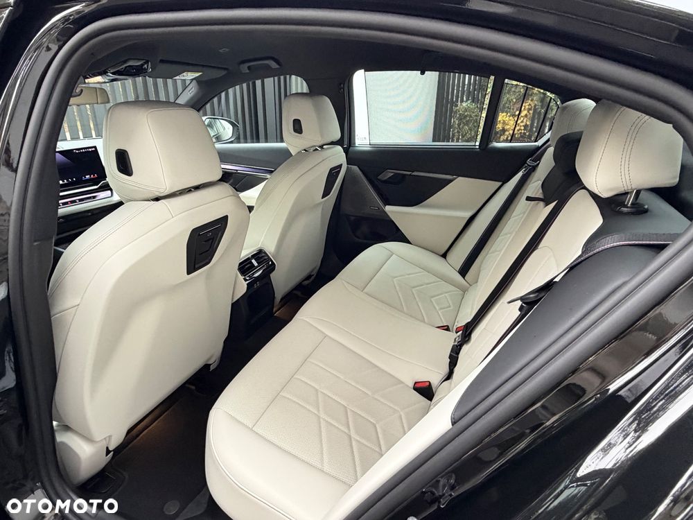 BMW Seria 5 520d xDrive mHEV M Sport - 21