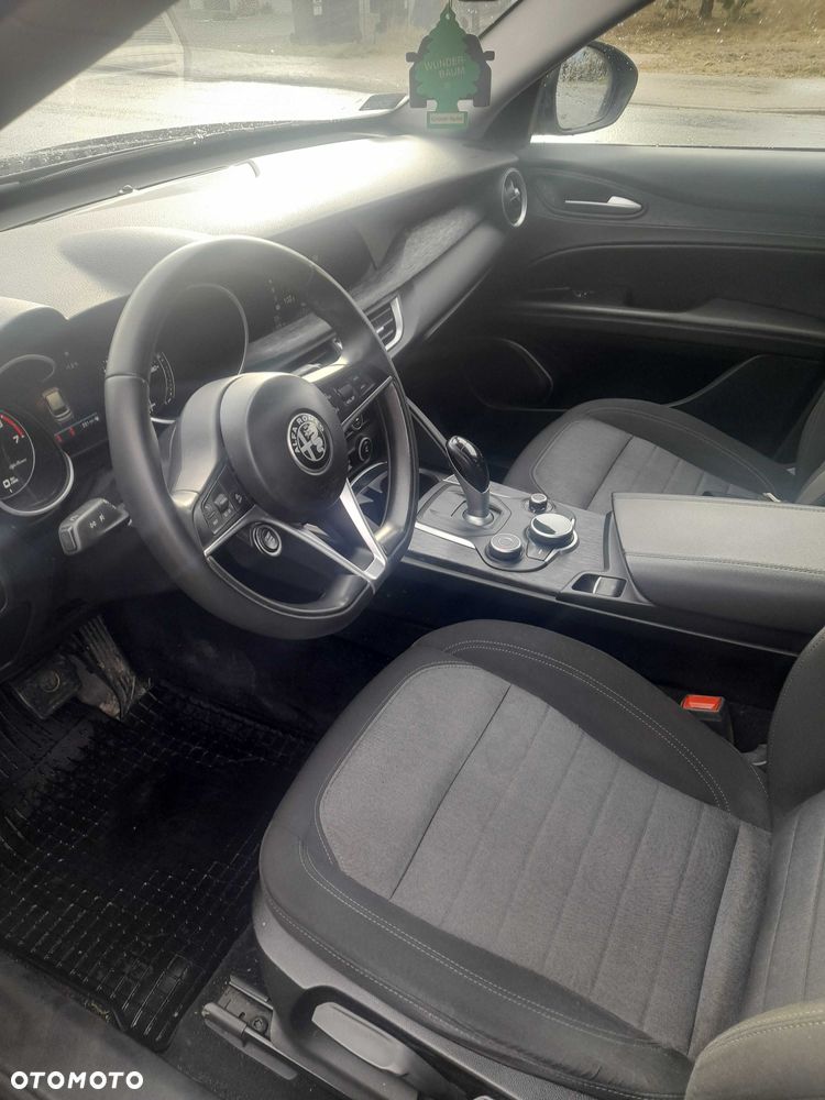 Alfa Romeo Stelvio - 4