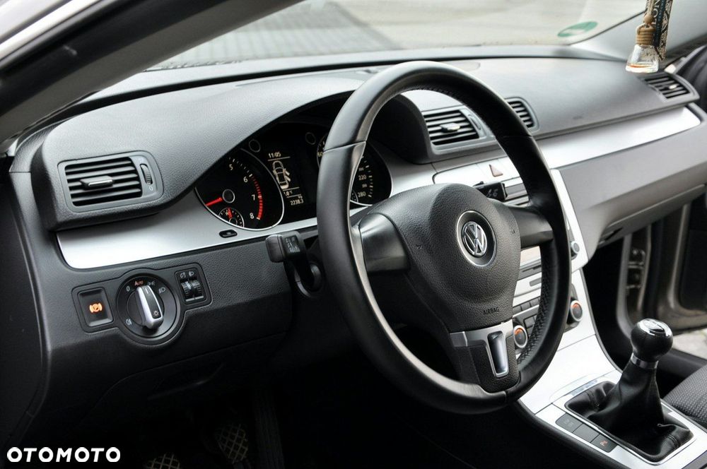 Volkswagen Passat CC - 23
