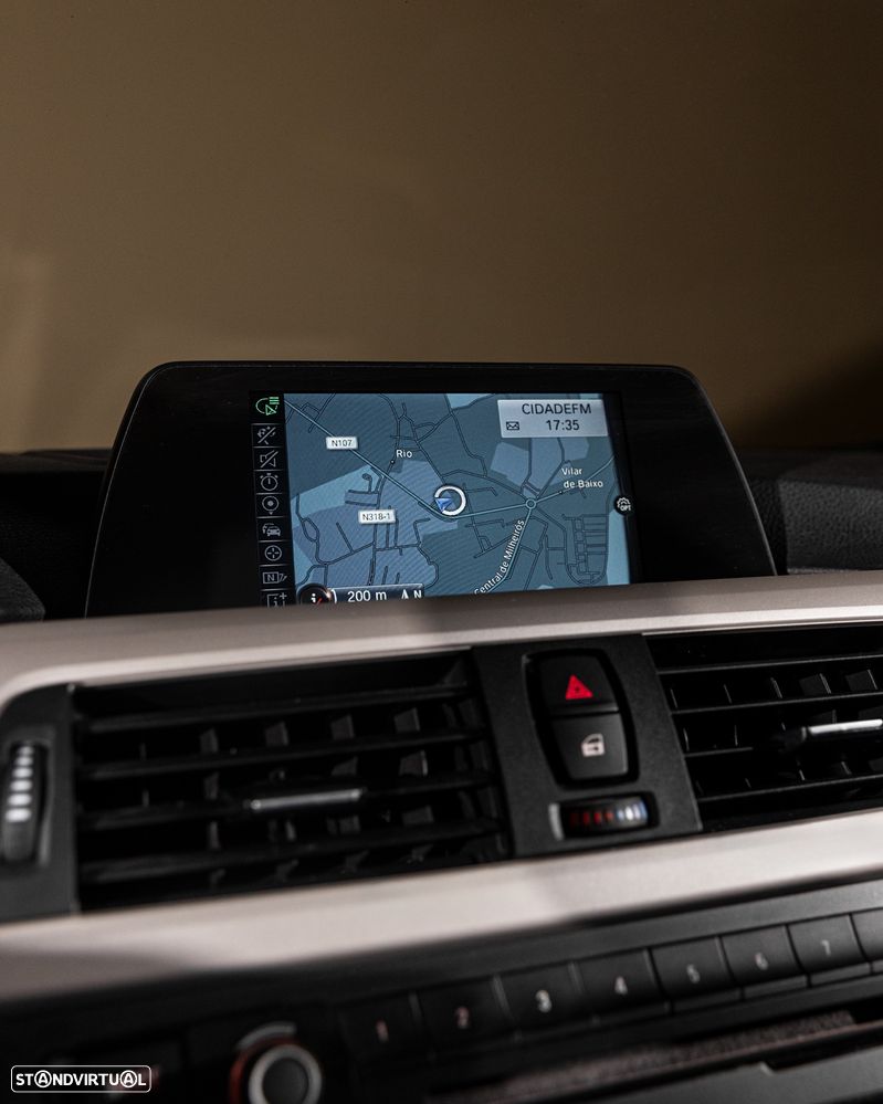 BMW 320 d Pack M - 12