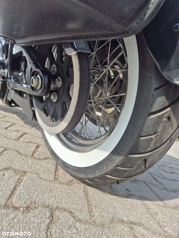Harley-Davidson Softail Deluxe - 29