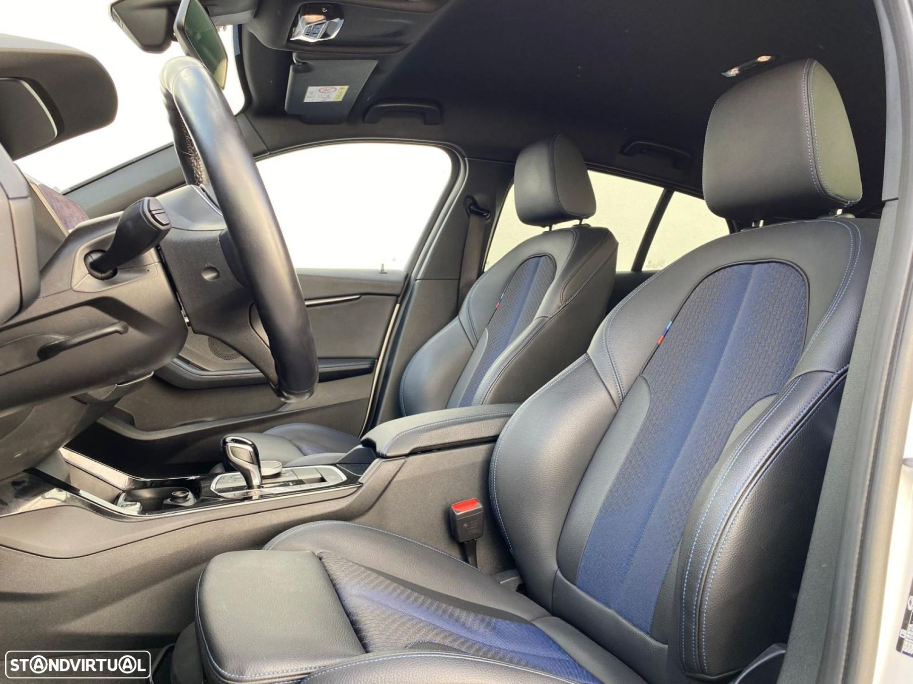 BMW 116 d Pack Desportivo M Auto - 4