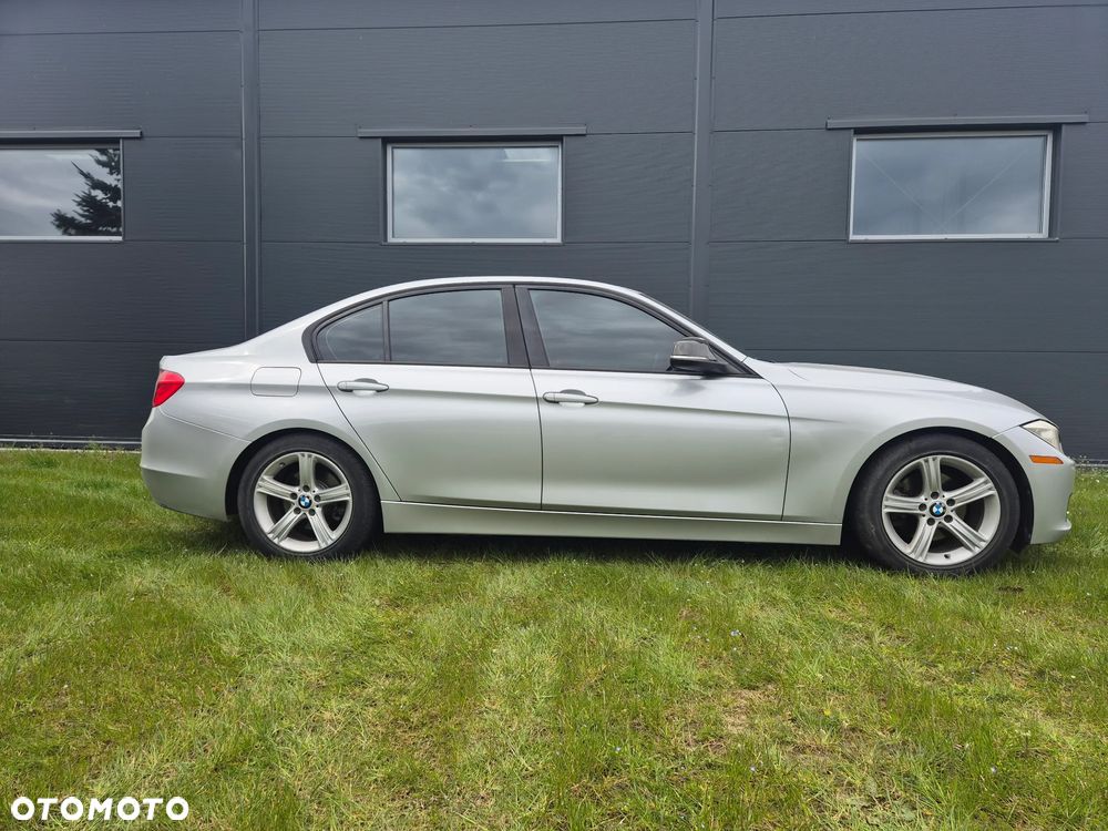 BMW Seria 3 328i Sport Line - 1