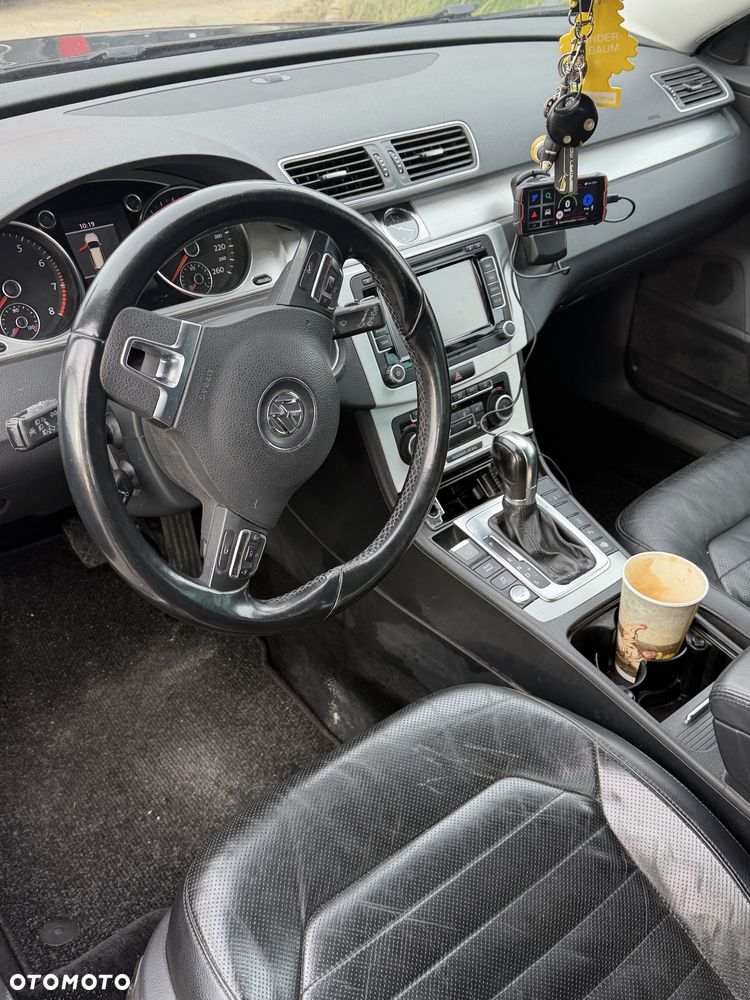 Volkswagen Passat - 5