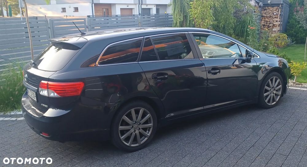 Toyota Avensis - 10