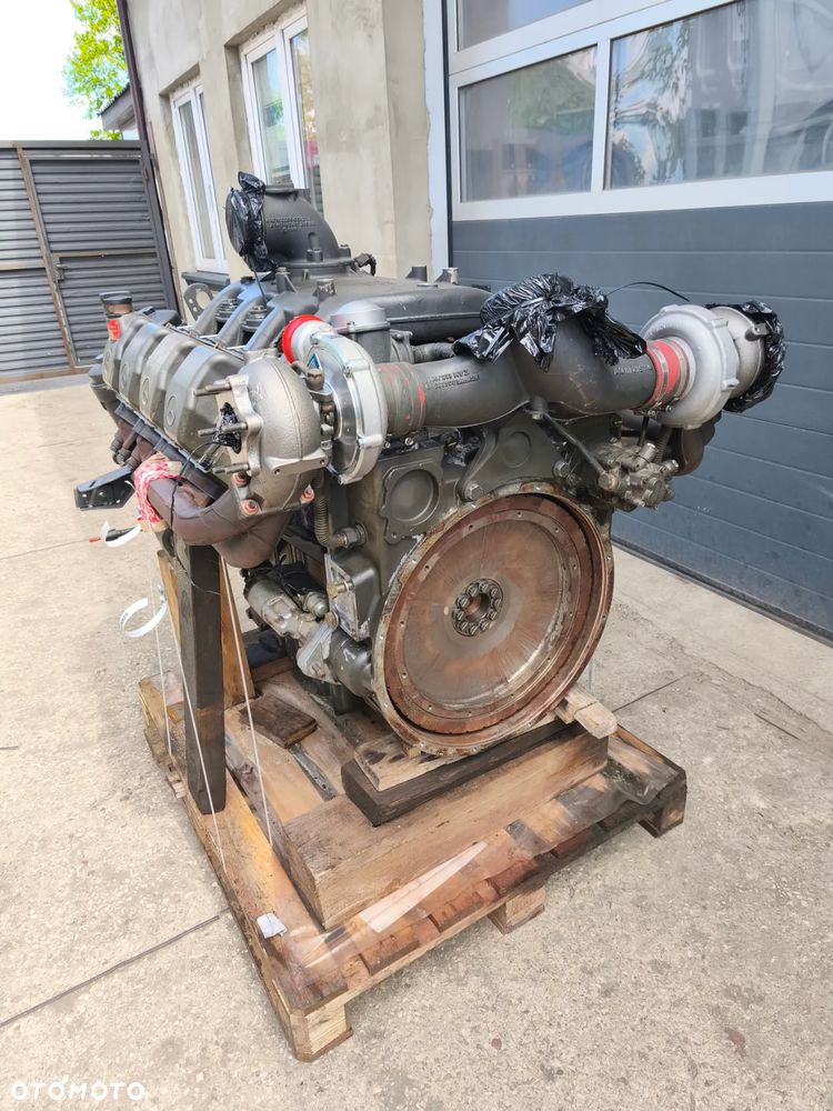 Naprawa Silnik Mercedes-Benz OM502LA V8 Claas Jaguar Sieczkarnia - 1