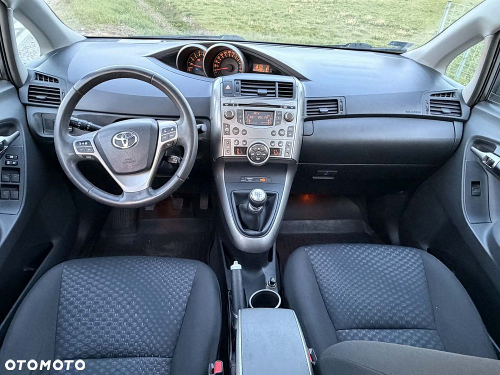 Toyota Verso 2.0 D-4D Sol SW 7os - 18