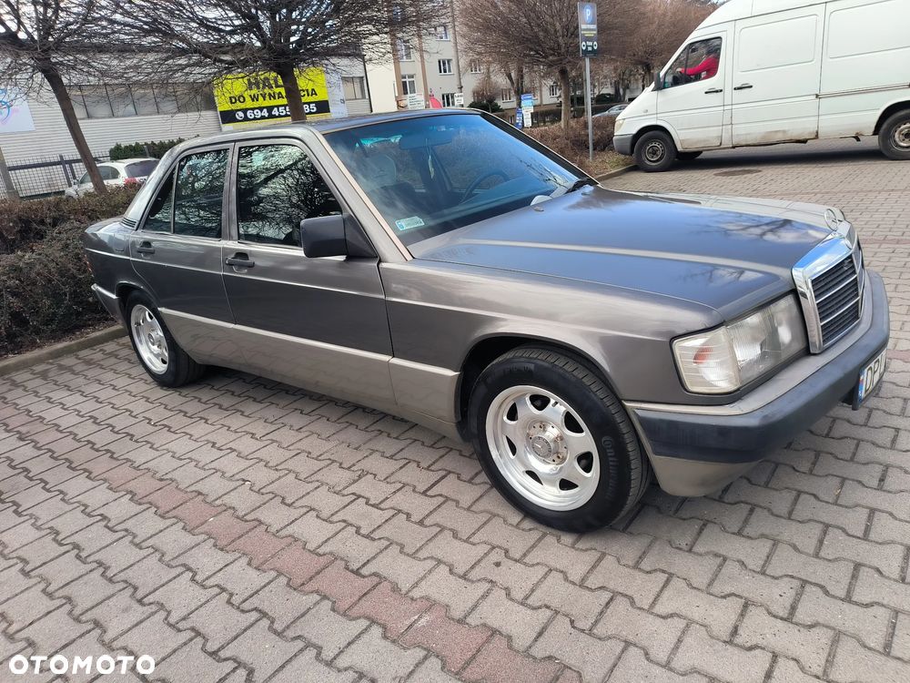 Mercedes-Benz W201 (190) - 8