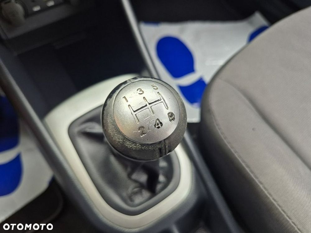 Kia Rio - 34