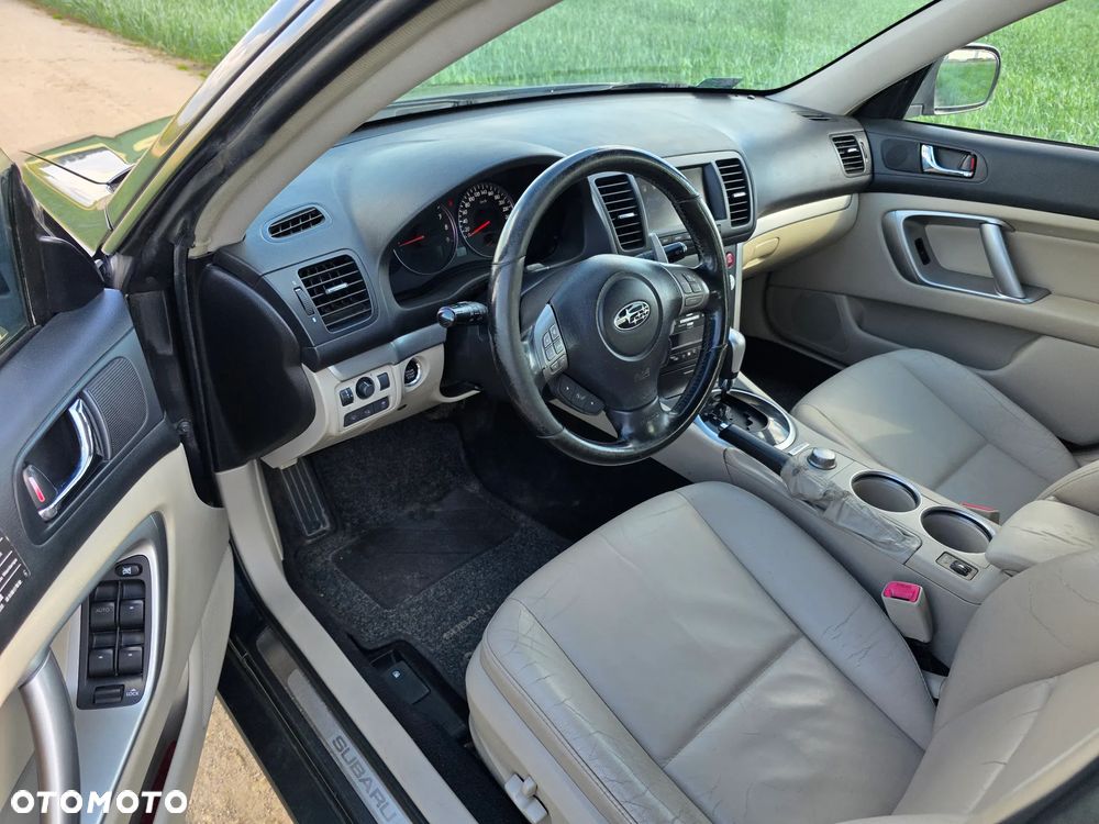 Subaru Outback 3.0RE EXE - 12
