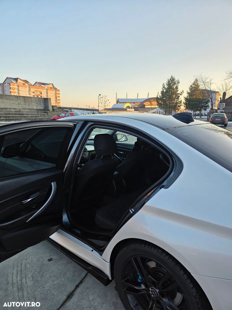 BMW Seria 3 320d - 14