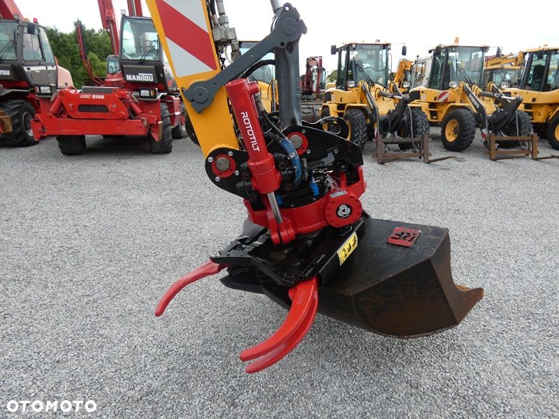 Liebherr A910 Compact ze Szwecji / ROTOTILT ZE SZCZYPCAMI / Super Stan / - 12