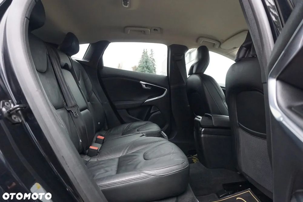 Volvo V40 D3 Summum - 37