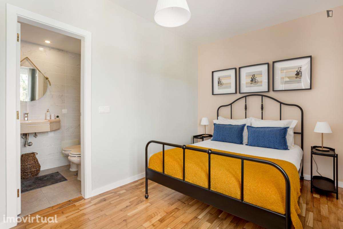 Apartamento com 1 quartos - localizado em Restelo Lisbon - Grande imagem: 2/22