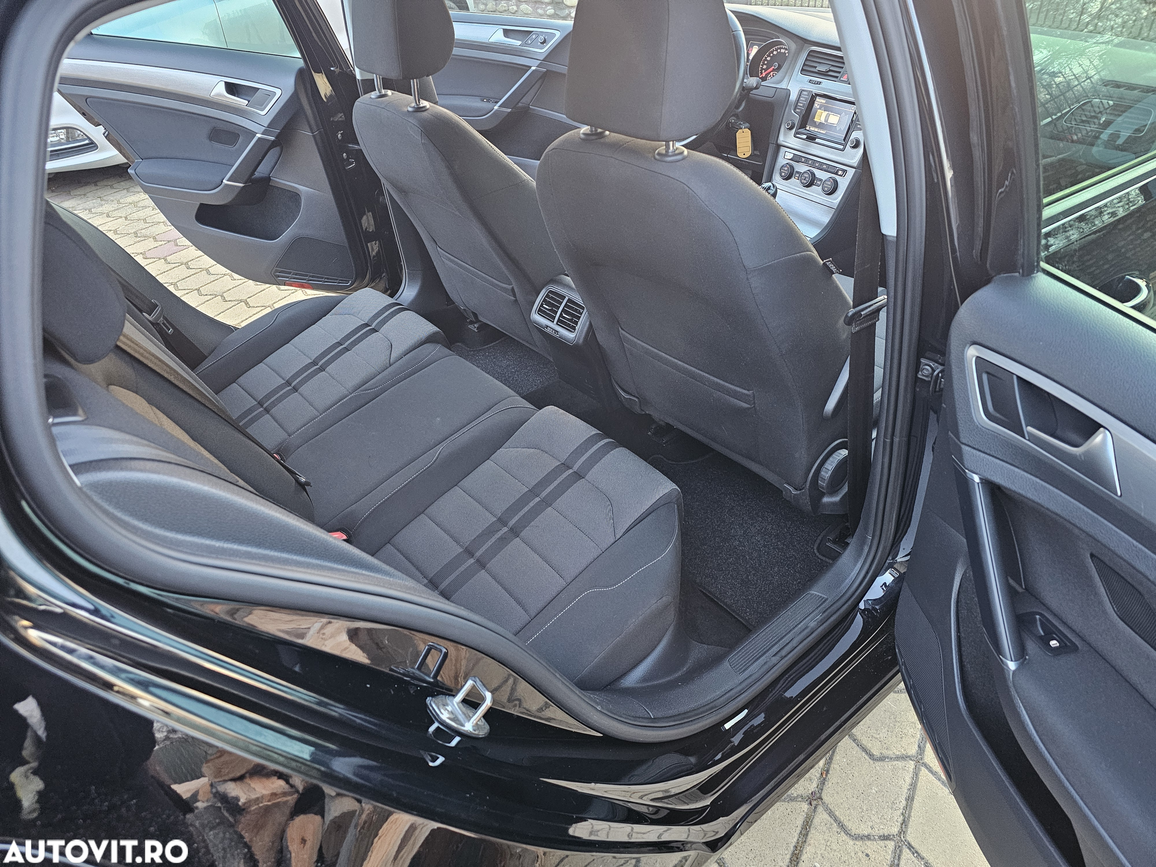 Volkswagen Golf 1.6 TDI BlueMotion Comfortline - 6