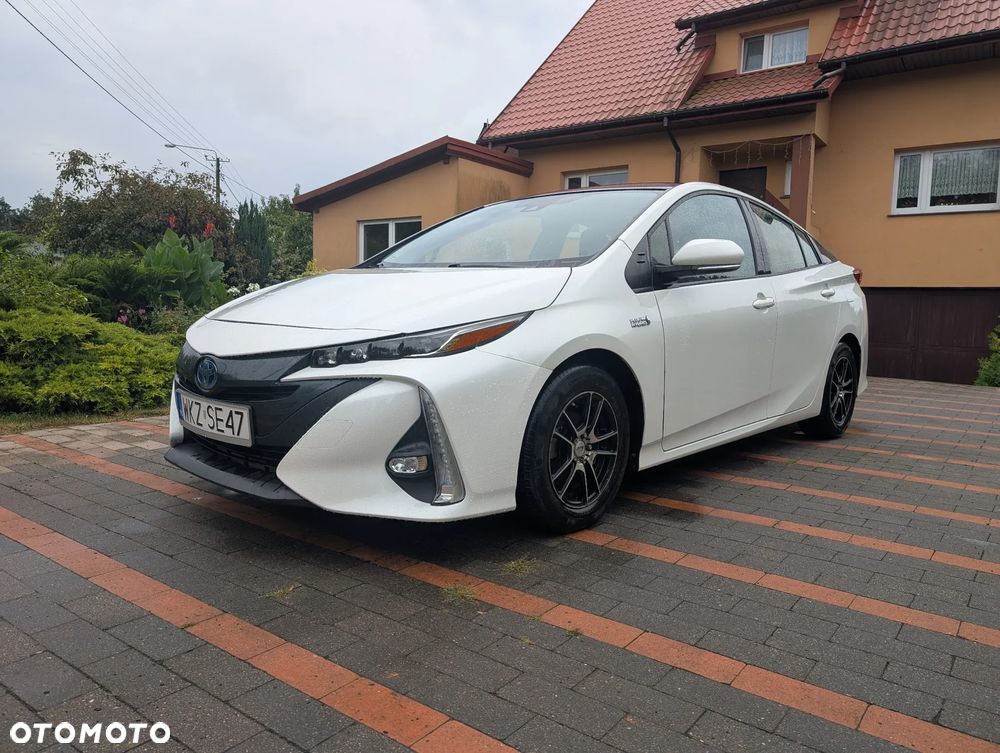 Toyota Prius Hybrid Solar - 3