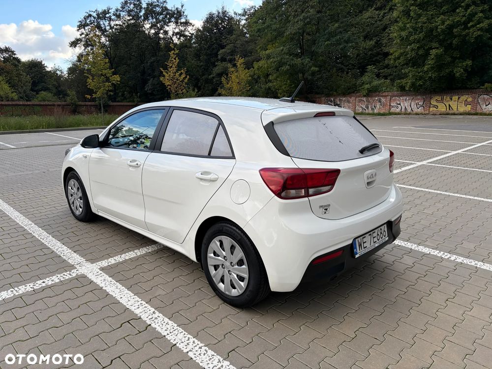 Kia Rio - 7