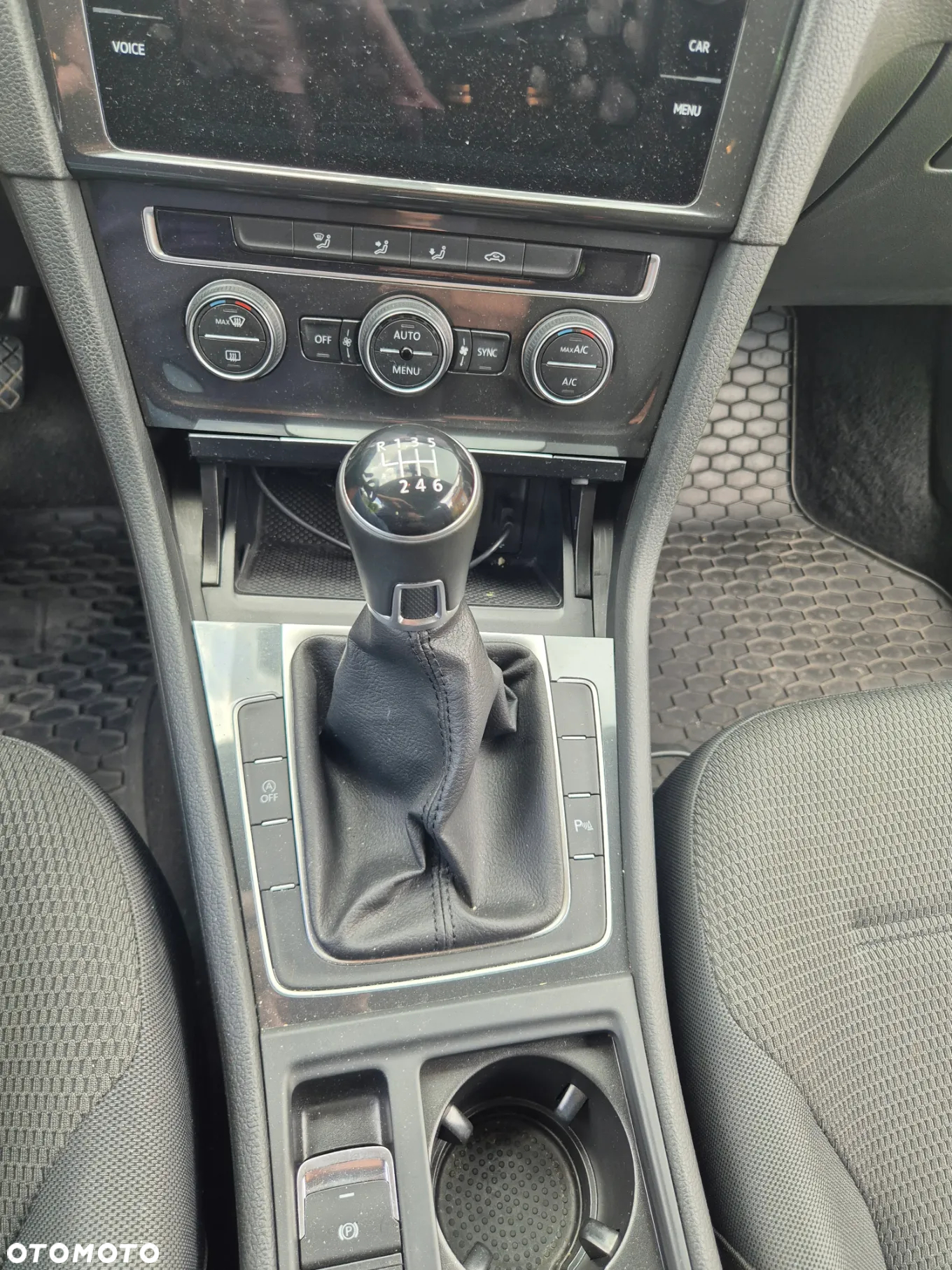 Volkswagen Golf VII 1.0 TSI Comfortline - 11
