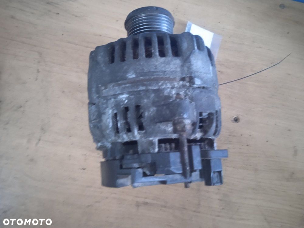 Alternator Modus Clio III 1.5 DCI  0124425037 8200390675 - 2