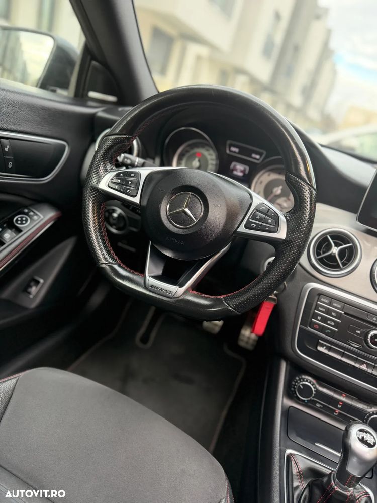 Mercedes-Benz CLA 180 AMG Line - 15