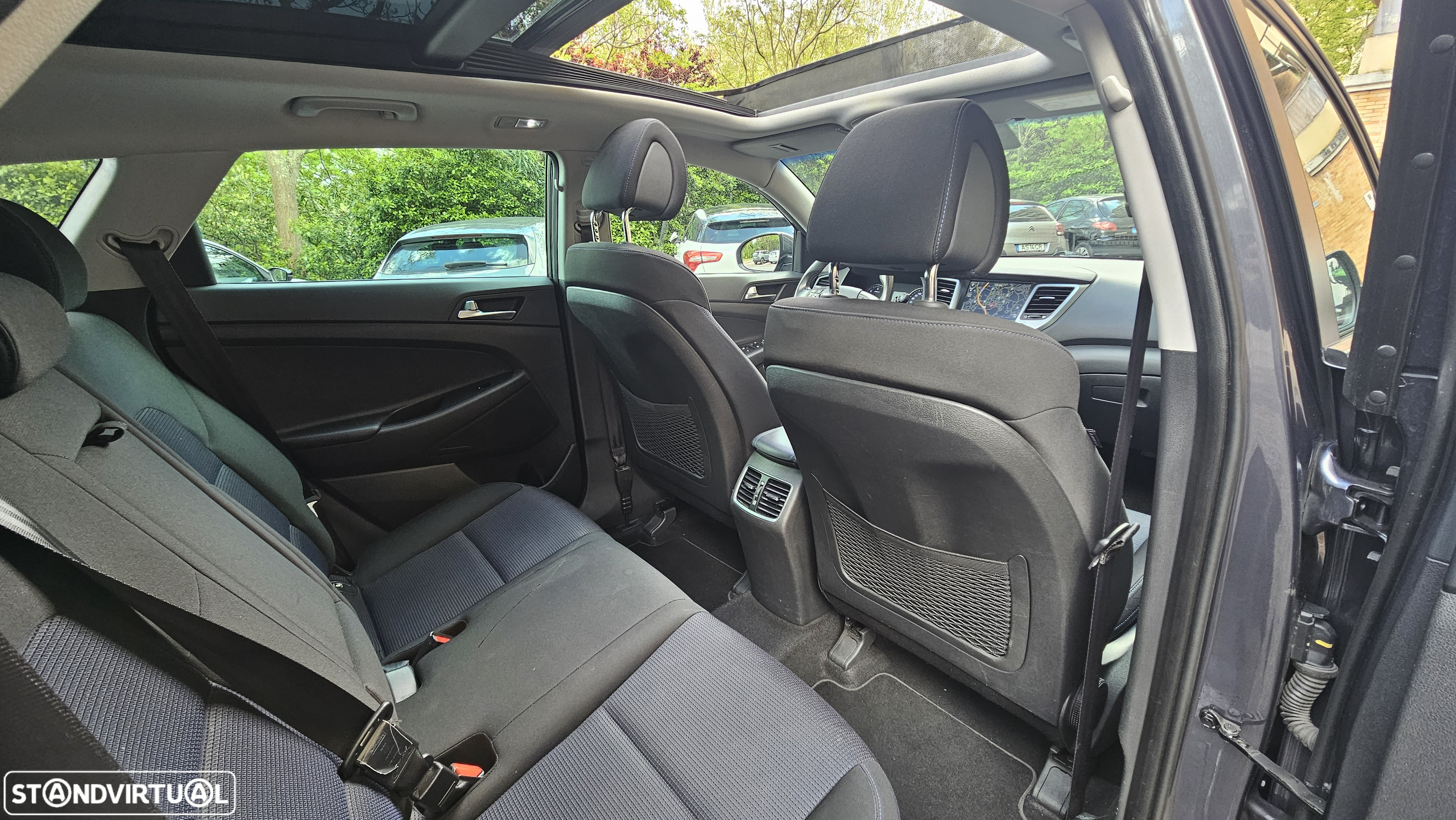 Hyundai Tucson 1.7 CRDi Premium - 32