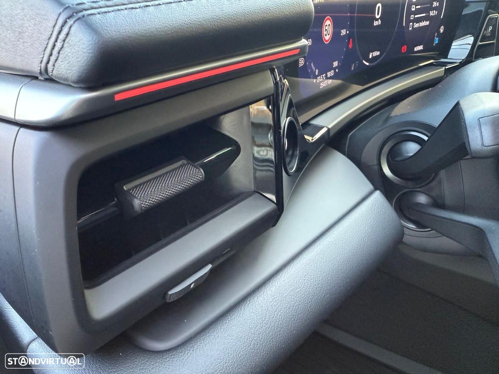 Porsche Macan Electric 4 - 28