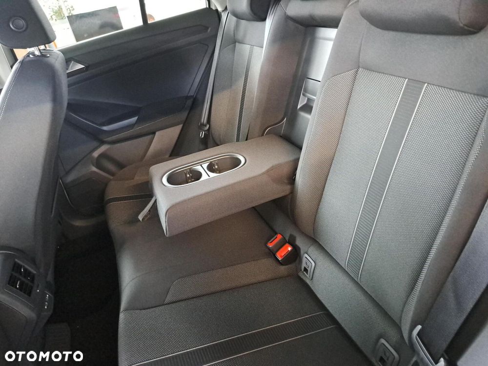 Volkswagen T-Roc - 16