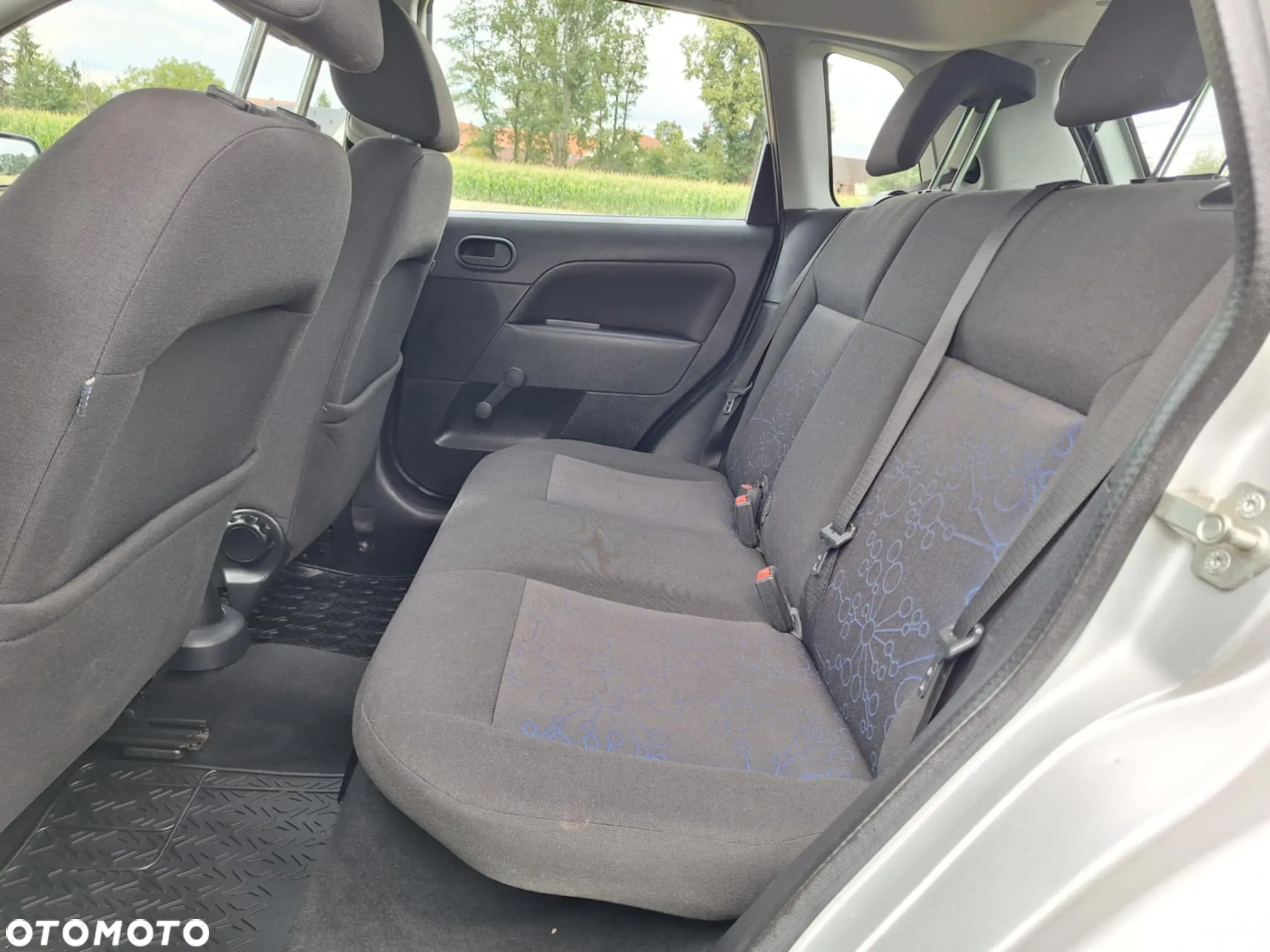 Ford Fiesta 1.4 Ambiente - 16