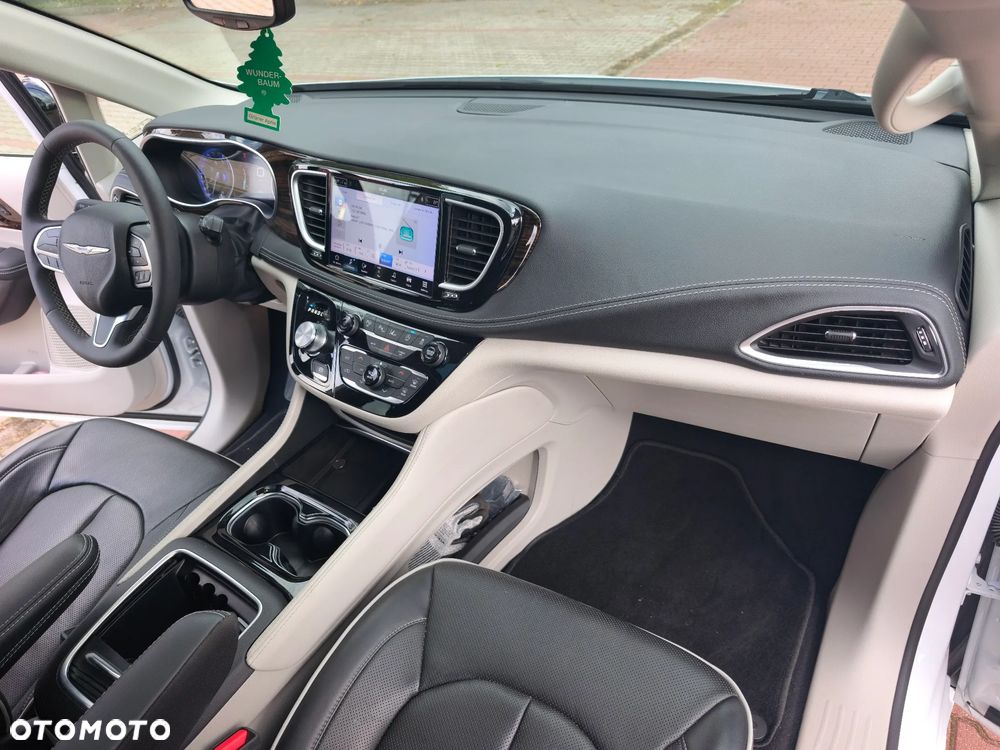 Chrysler Pacifica - 19