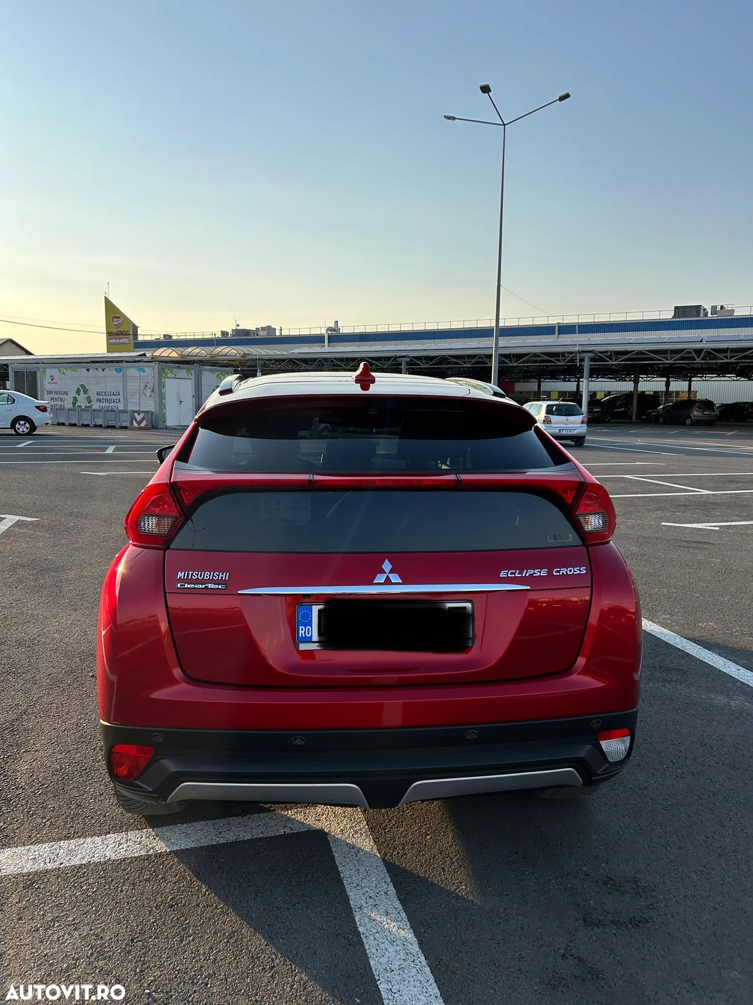 Mitsubishi Eclipse-Cross 1.5-litre 16-valve DOHC MIVEC 4X4 Intense+ Aut. - 3