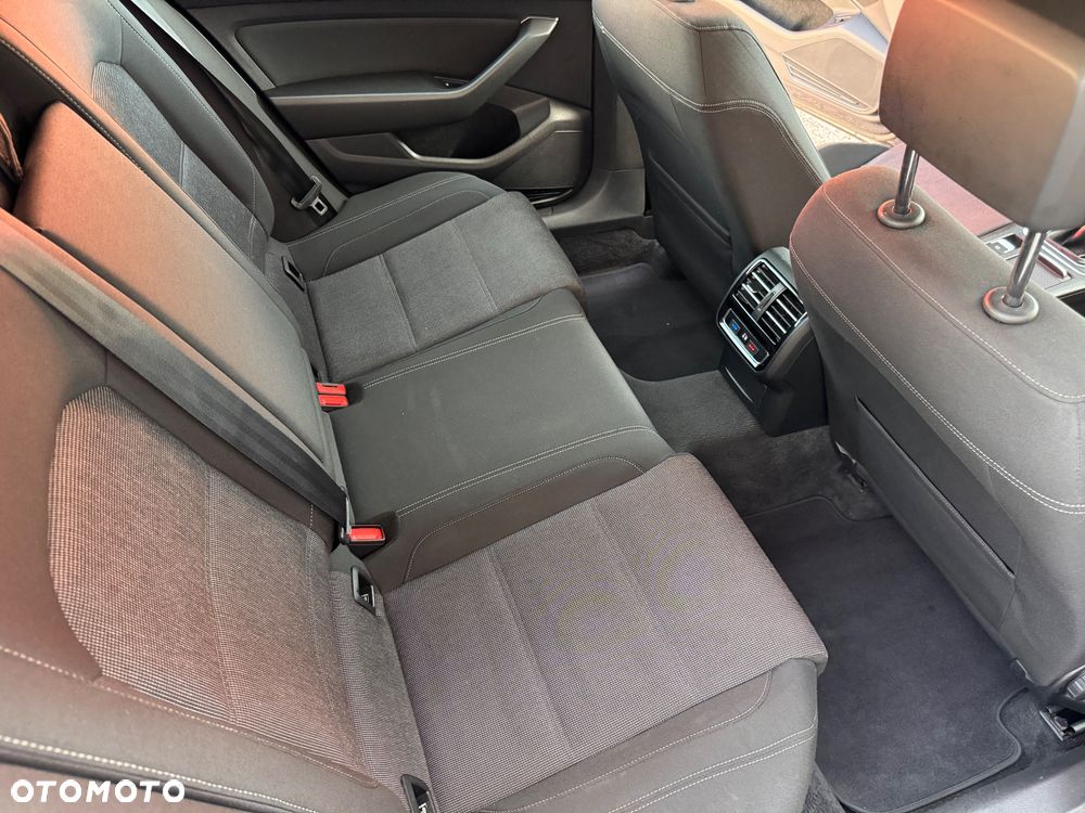 Volkswagen Passat 2.0 TDI (BlueMotion Technology) Comfortline - 29