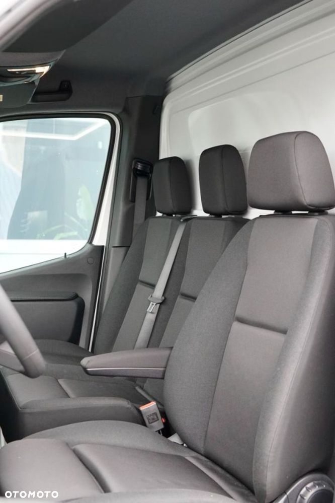 Mercedes-Benz Sprinter - 19