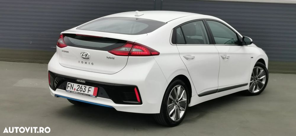 Hyundai IONIQ 1.6 GDI Premium - 6