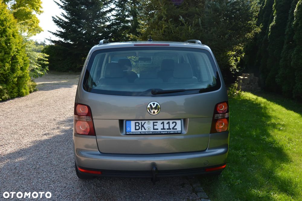 Volkswagen Touran - 21