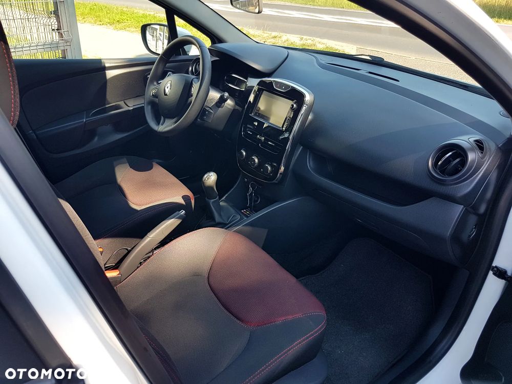 Renault Clio 1.2 16V 75 Life - 22