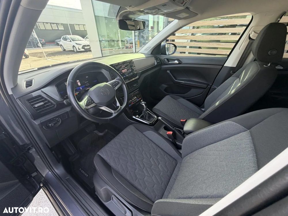 Volkswagen T-Cross - 13