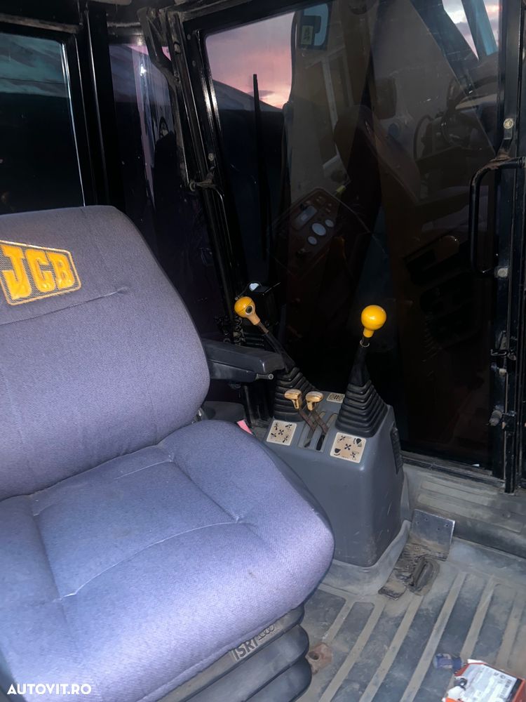 JCB 3cx - 8