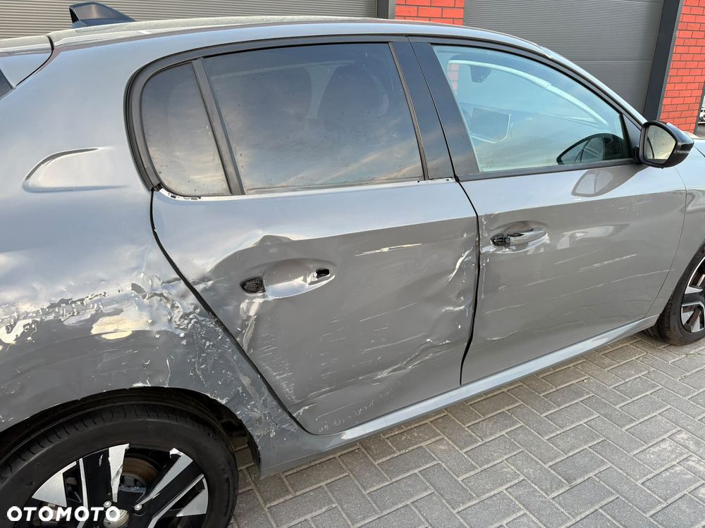 Peugeot 208 - 29