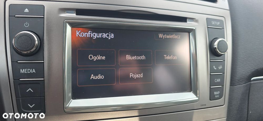 Toyota Avensis 2.0 D-4D Premium - 20