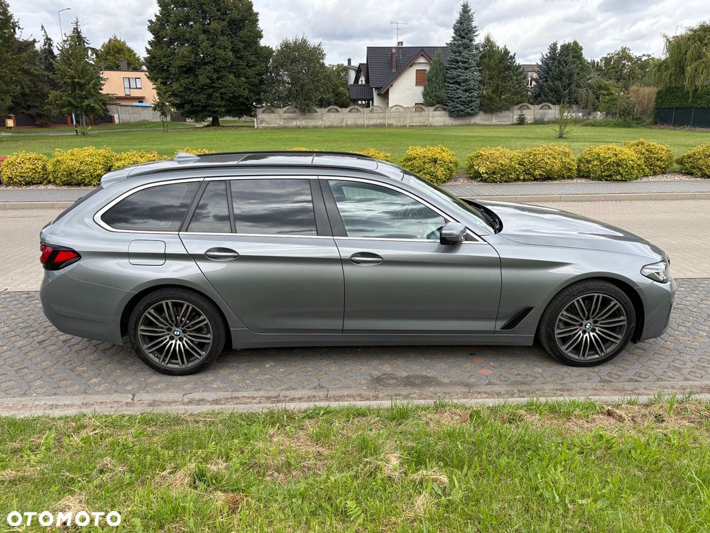 BMW Seria 5 520d xDrive - 11