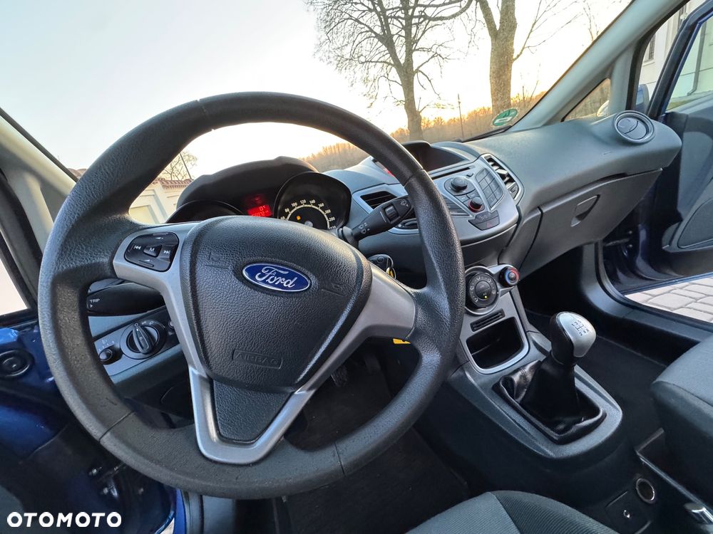 Ford Fiesta - 32