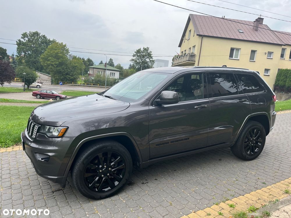 Jeep Grand Cherokee - 20