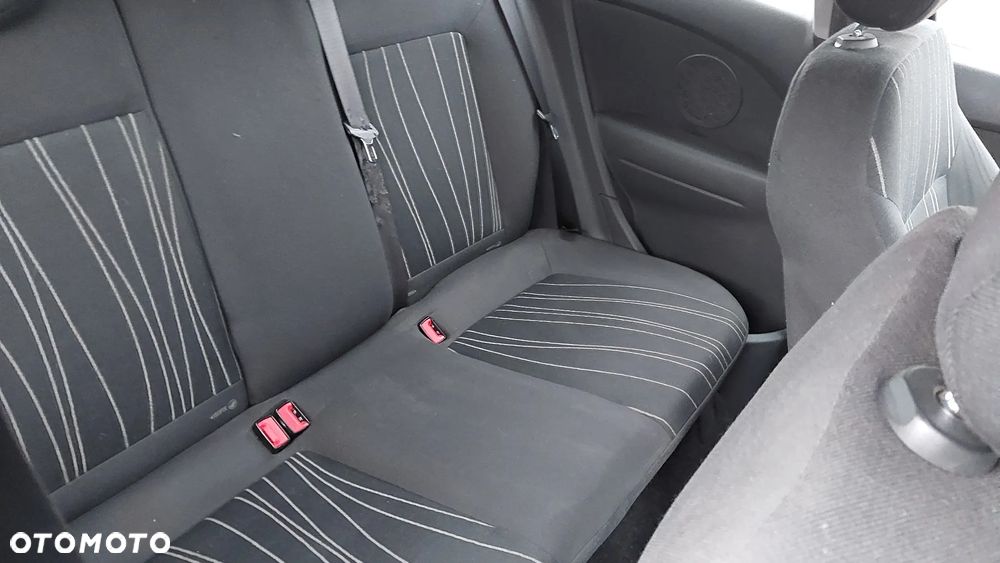 Opel Corsa 1.2 16V Edition - 11