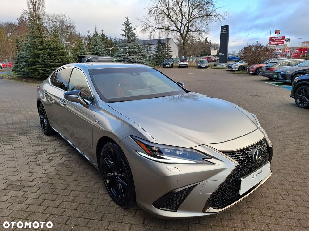 Lexus ES 300h F Sport Edition - 7