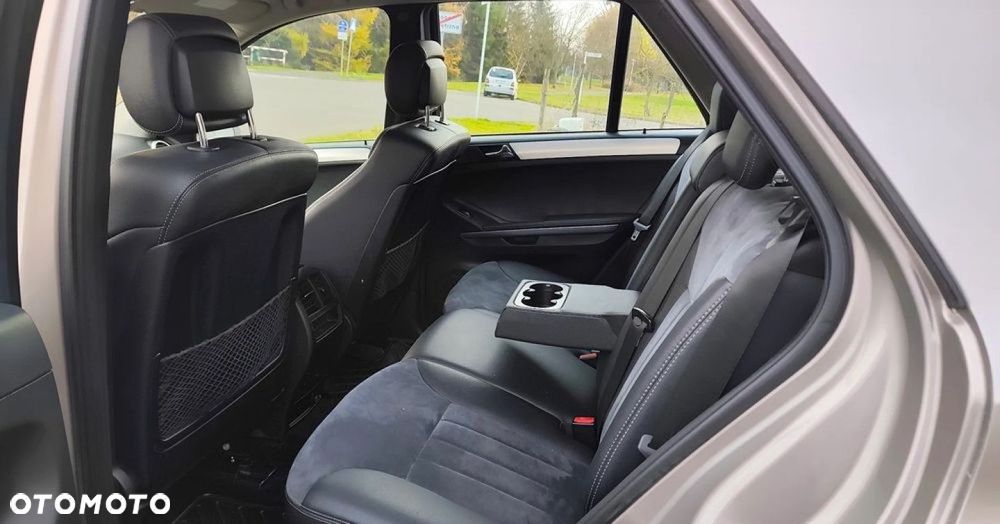 Mercedes-Benz ML - 11