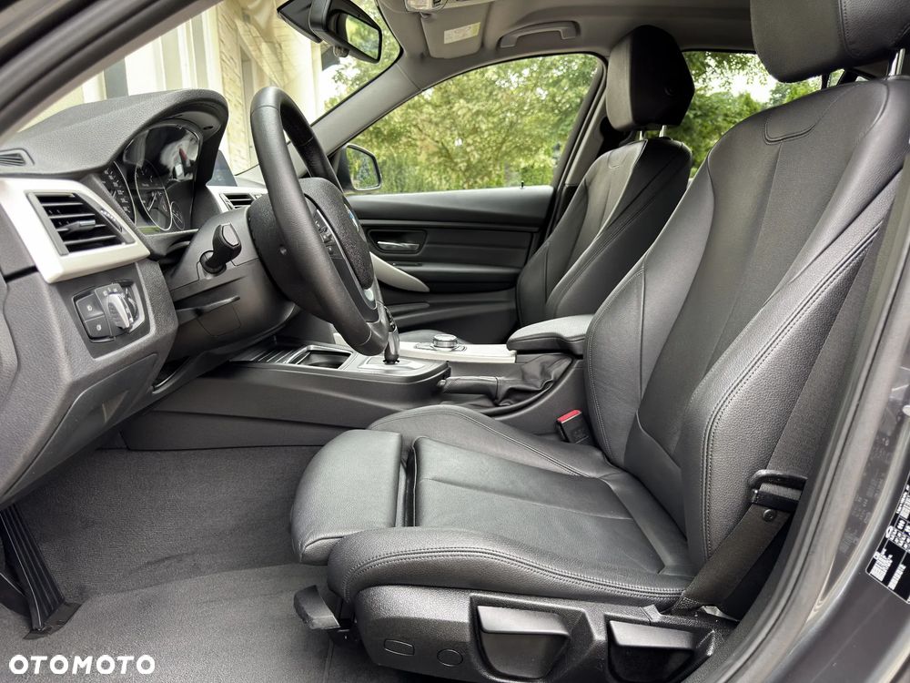BMW Seria 3 320d - 9