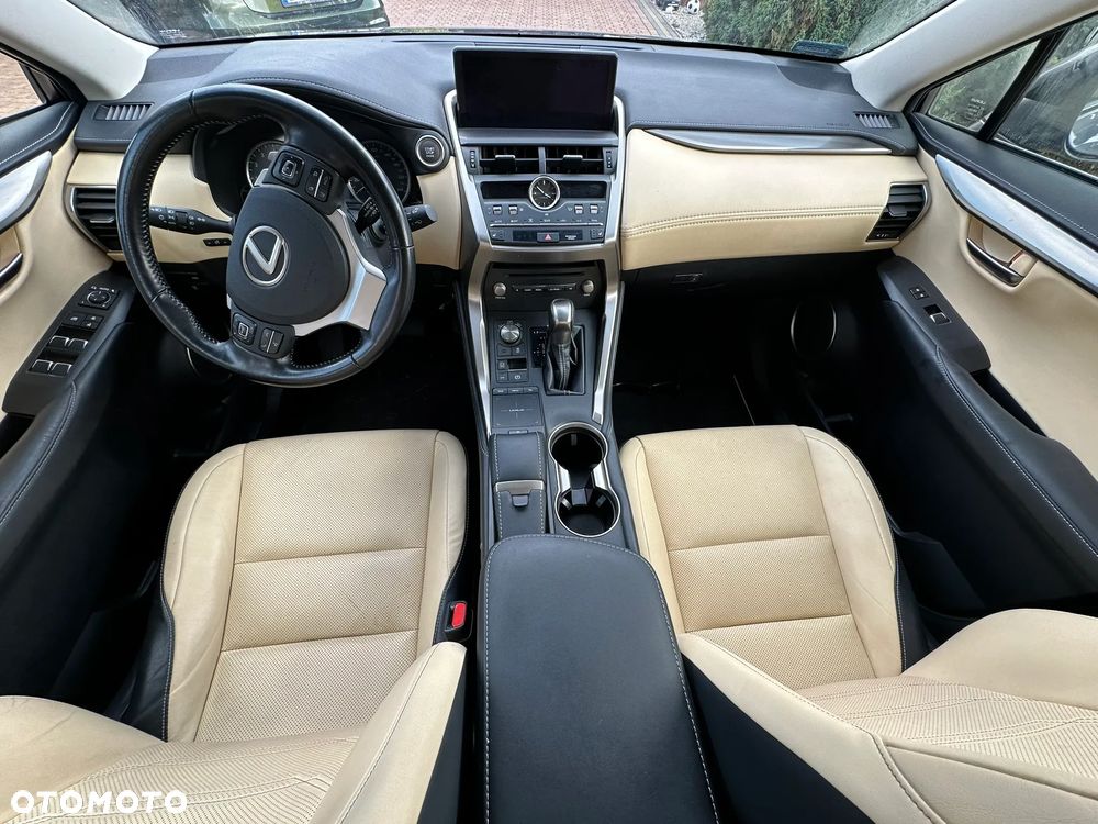 Lexus NX 300 Comfort AWD - 16