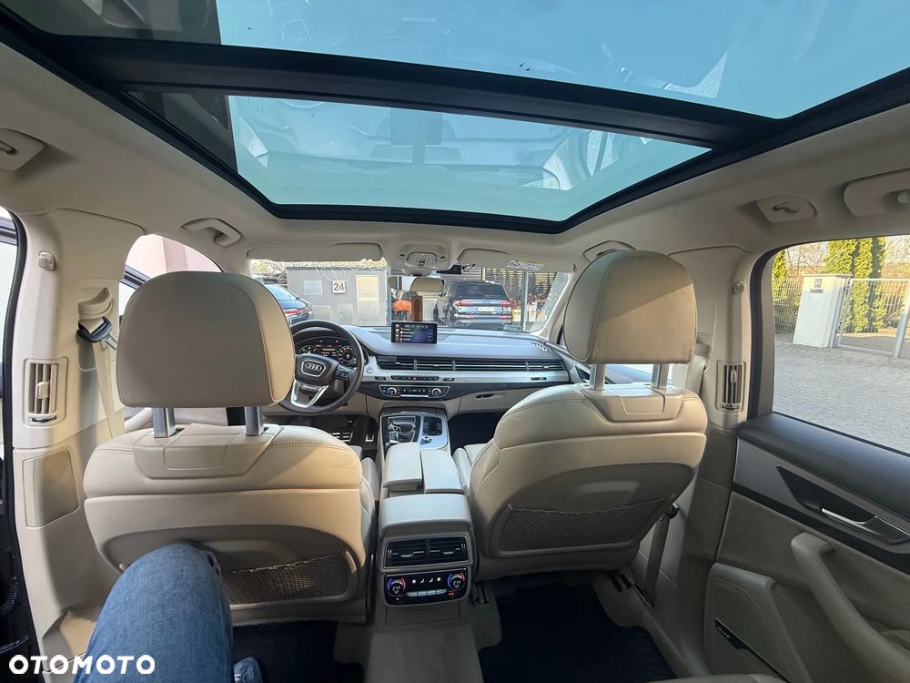 Audi Q7 - 1