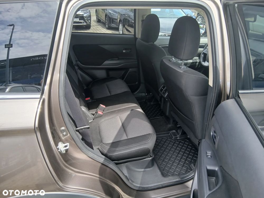 Mitsubishi Outlander 2.0 Intense Comfort 4WD CVT - 9